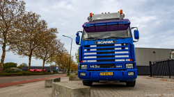 20251019-Tom-Holding-00386